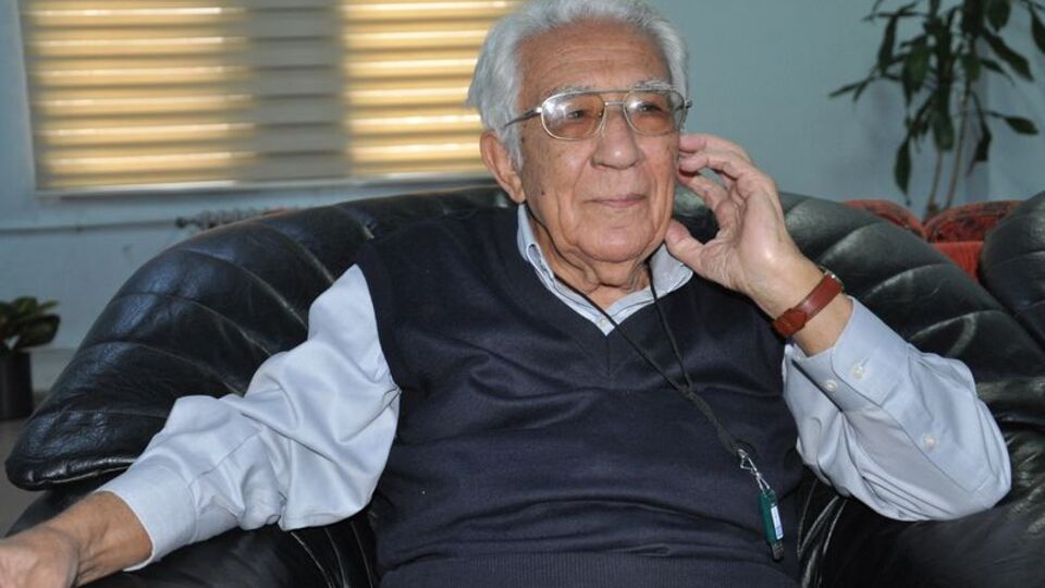 86 yaşındaki profesöre büyük şok!