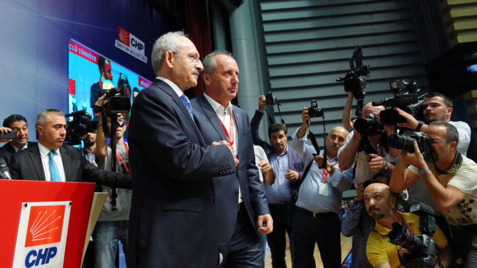 CHP'de kurultay için düğmeye basıldı, ilk imzayı onlar attı