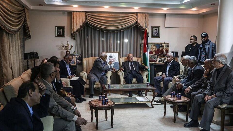 Hamas, Arafat'ın evini teslim etti