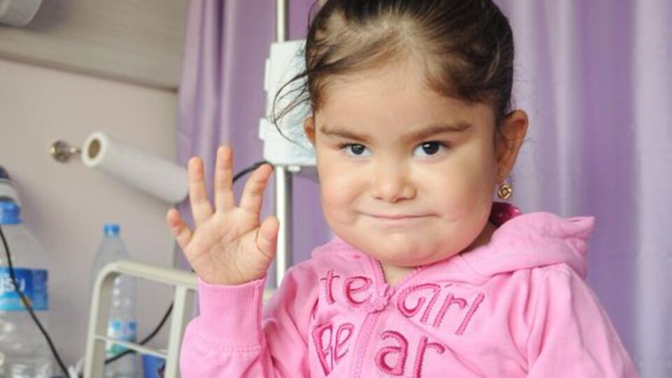 4 yaşında 4 böbreği oldu