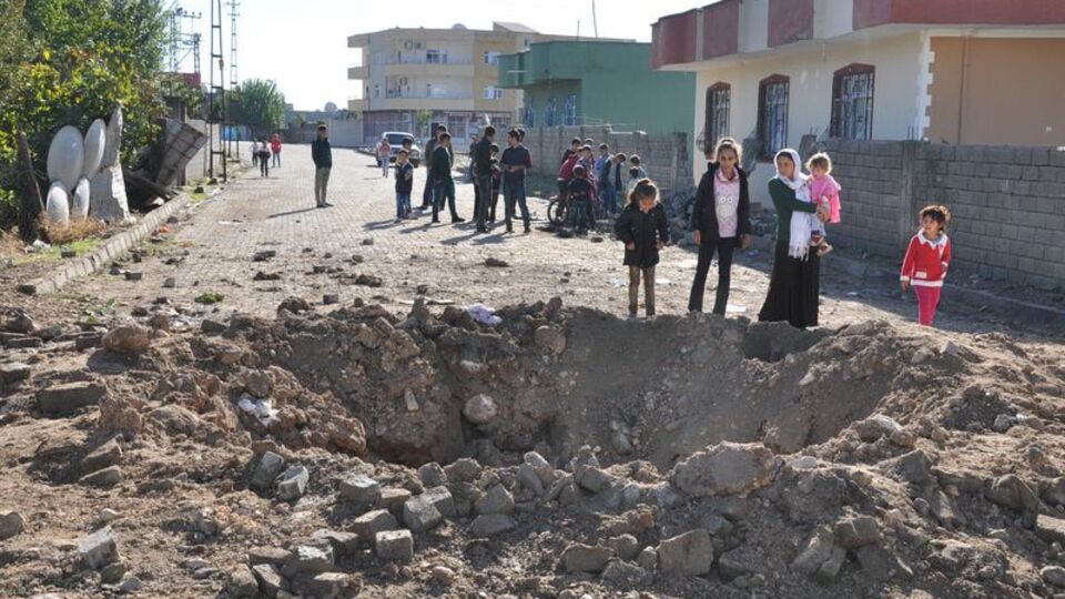 Kahreden izler gün ağarınca göründü