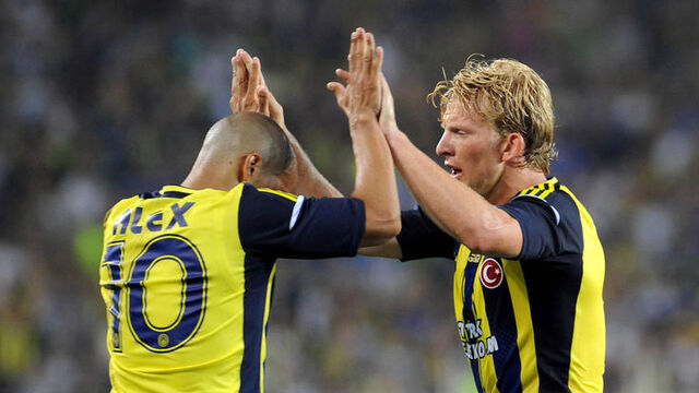 Kuyt, Alex'e yüklendi