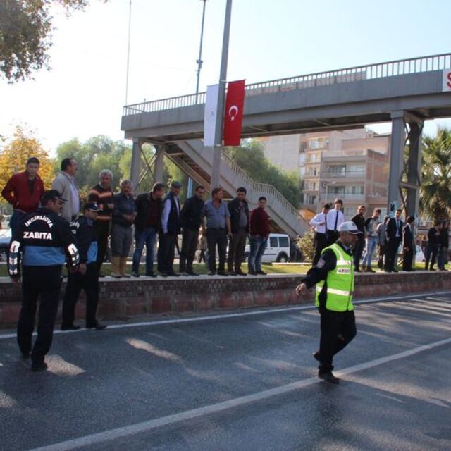 Acı olayı böyle seyrettiler! Bunalıma giren iki liseli kız...