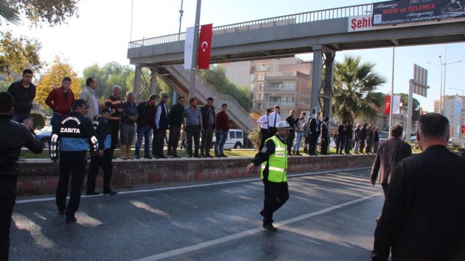 Acı olayı böyle seyrettiler! Bunalıma giren iki liseli kız...