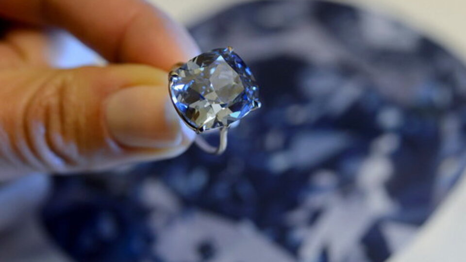 48.4 milyon dolarlık yüzüğü 7 yaşındaki kızına aldı!