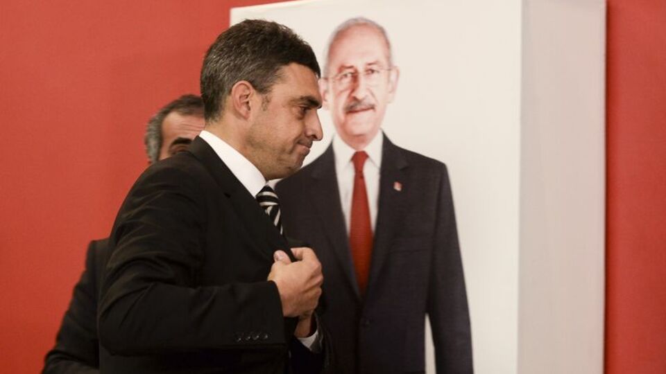 'Genel başkan tarihi kararla karşı karşıya'
