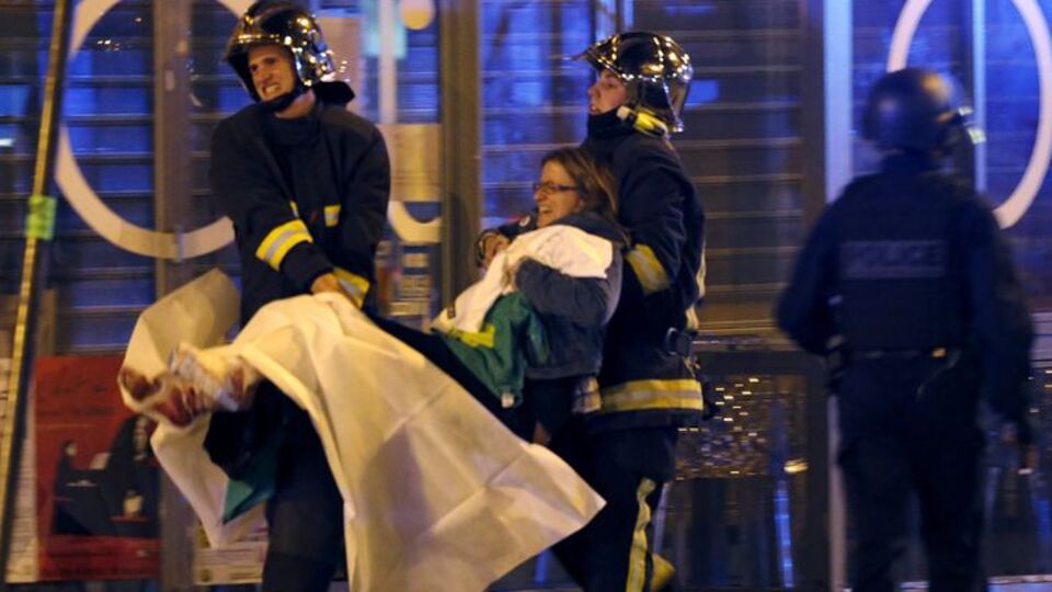 Facebook Parislilere "Güvende misiniz?" diye soruyor!