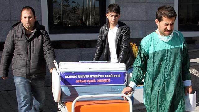 Minik Eren karaciğeriyle hayat verecek