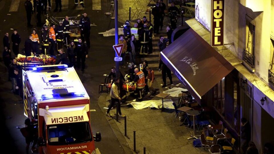 Paris'te sadece konser alanında 100 ölü var