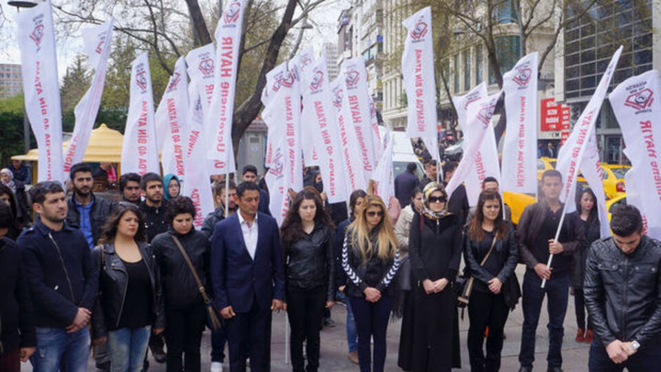 Sınav sonuç belgelerini yırttılar!