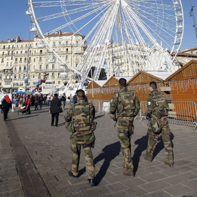 Paris'te OHAL devam ediyor!