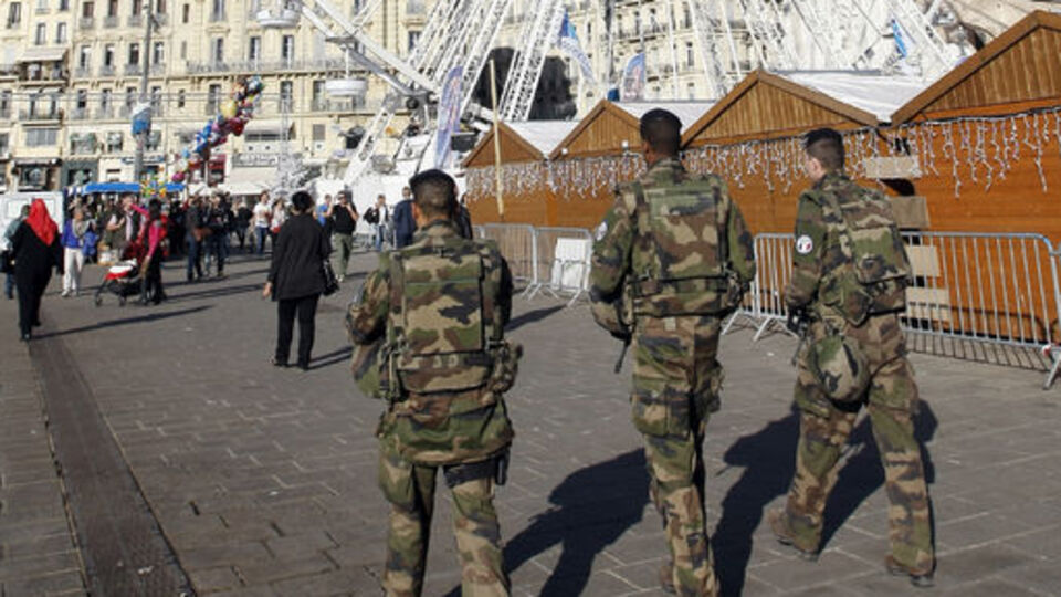 Paris'te OHAL devam ediyor!