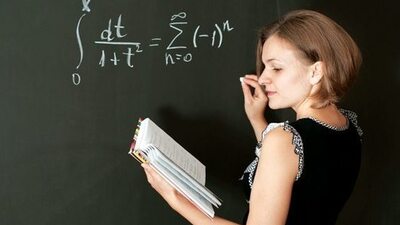 Öğretmenler okulu astı