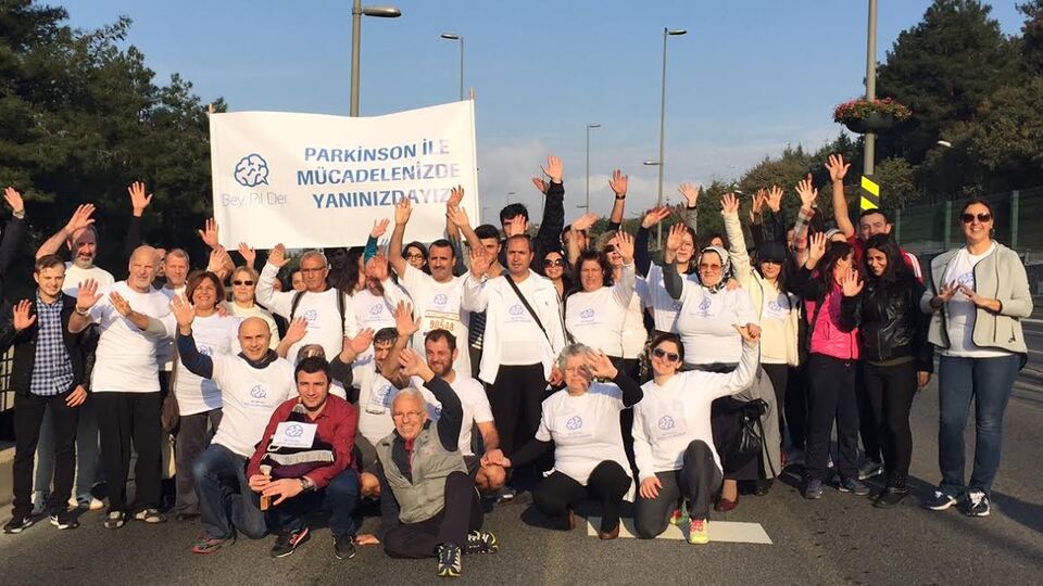 Ayakkabılarını bile bağlayamıyorlardı ama...