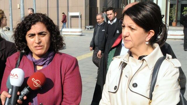 Sebahat Tuncel' in zor anları!