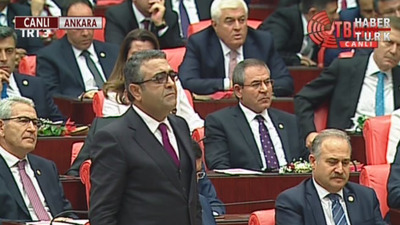 Baykal'ın konuşmasından sonra ayağa kalktı ve...