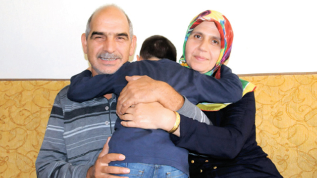 Yurtta büyüdü, koruyucu aile oldu