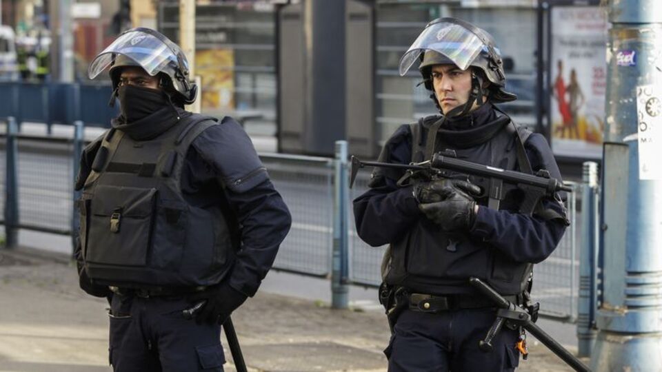 Paris'in kuzeyinde operasyon sürüyor