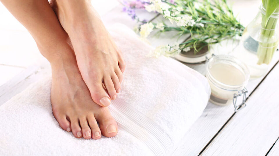 Ayaklara kış bakımı