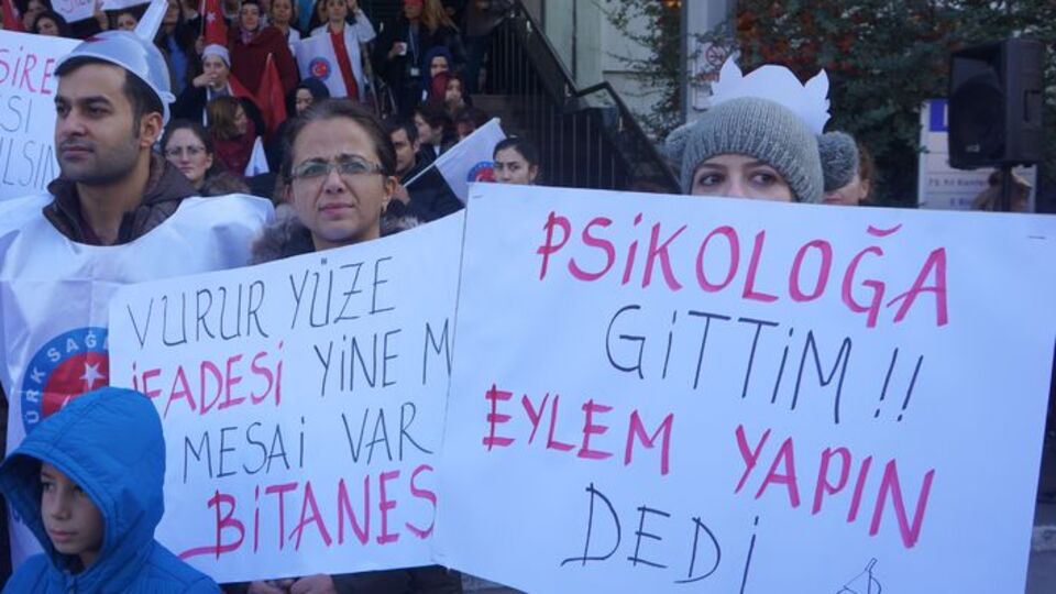 Ankara'da hemşirelerden hunili eylem