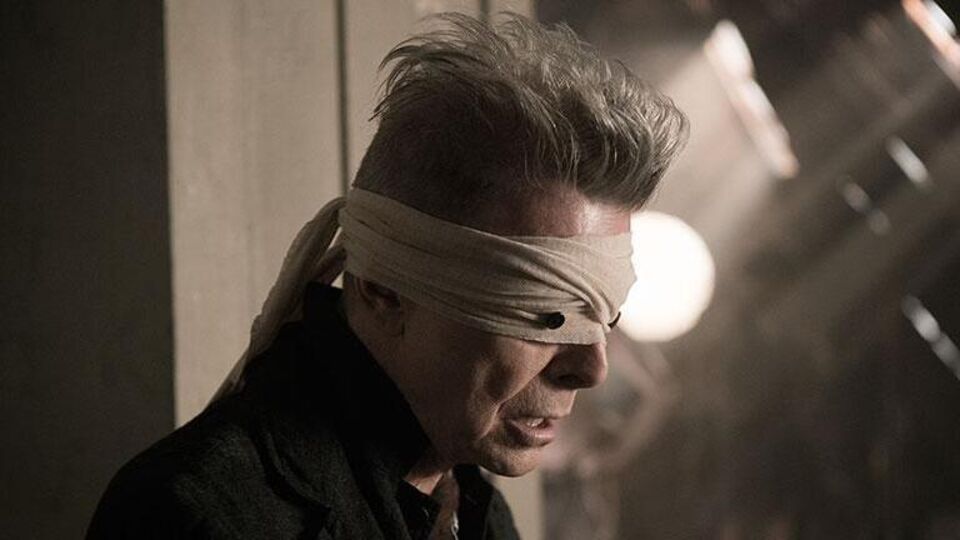 David Bowie ilk single'ı yayınladı
