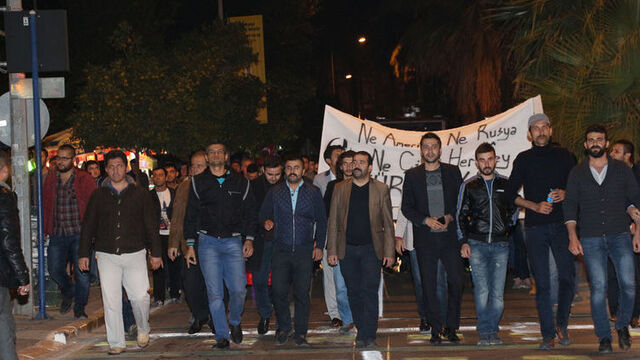 Bayırbucak Türkmenleri için Rusya Konsolosluğu'na yürüdüler