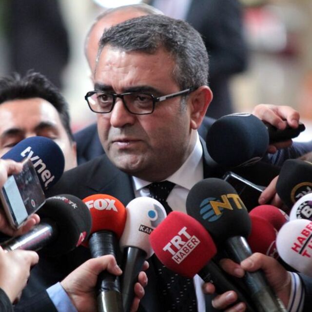"Hendek kazarak Kürt meselesini çözemezsiniz"
