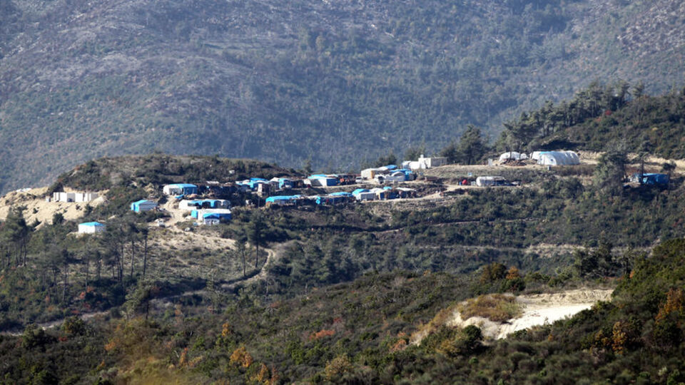 Rusya vuruyor, Esad sürüyor!