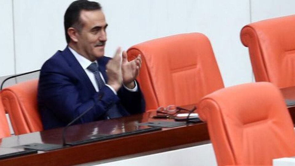 "Yemin metninde 'Allah' adının geçmemesi..."