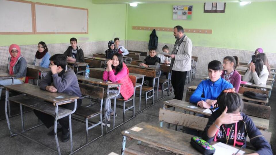 TEOG sınavının ilk oturumu tamamlandı