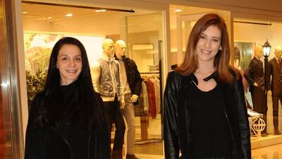 Kız kıza alışveriş