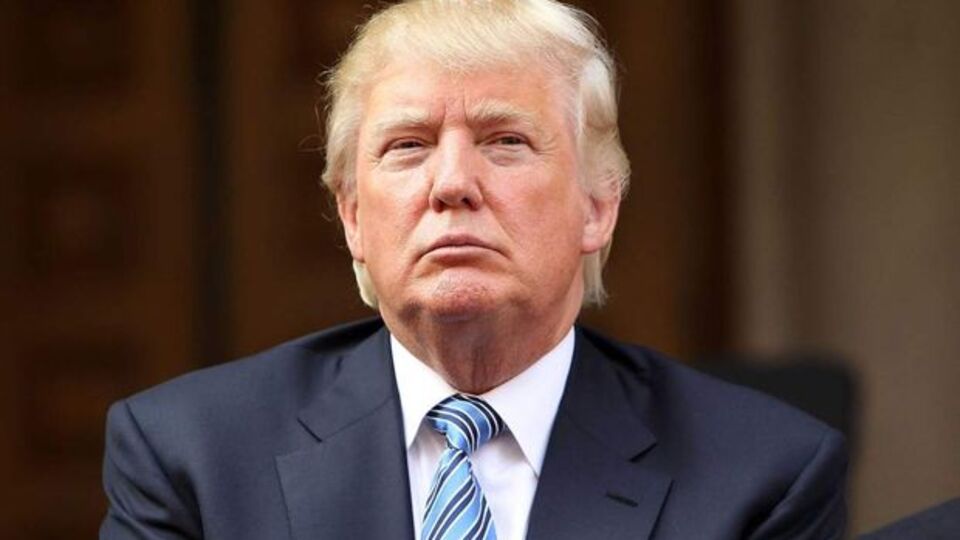 Trump engelli muhabirle alay etti!