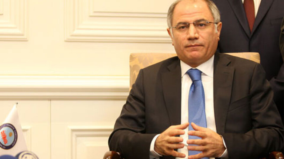 İki bakandan Tahir Elçi açıklaması