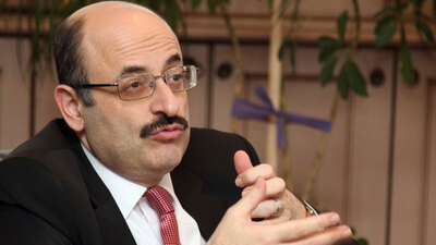 Yekta Saraç: Dört işlem bile bilmeyen mühendislik programına girebiliyor