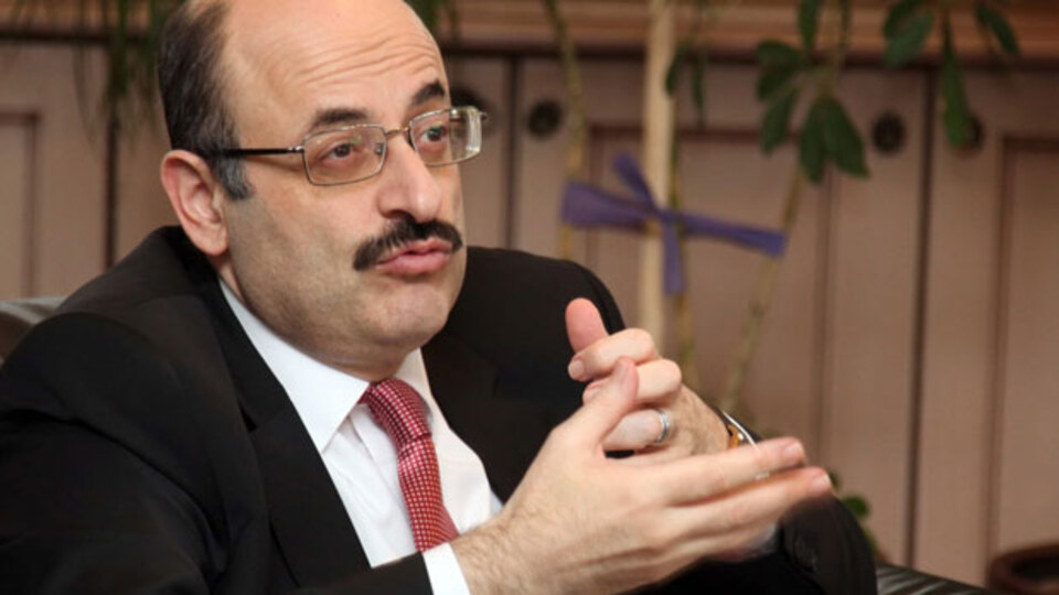 Yekta Saraç: Dört işlem bile bilmeyen mühendislik programına girebiliyor