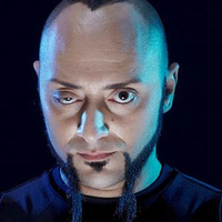 Kadına kafa atan Hayko Cepkin'e bin TL ceza!