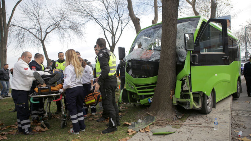 İstanbul'da feci kaza. 5 yaralı