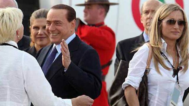 Berlusconi'nin sekreteri beyaz zehir kuryesi çıktı!