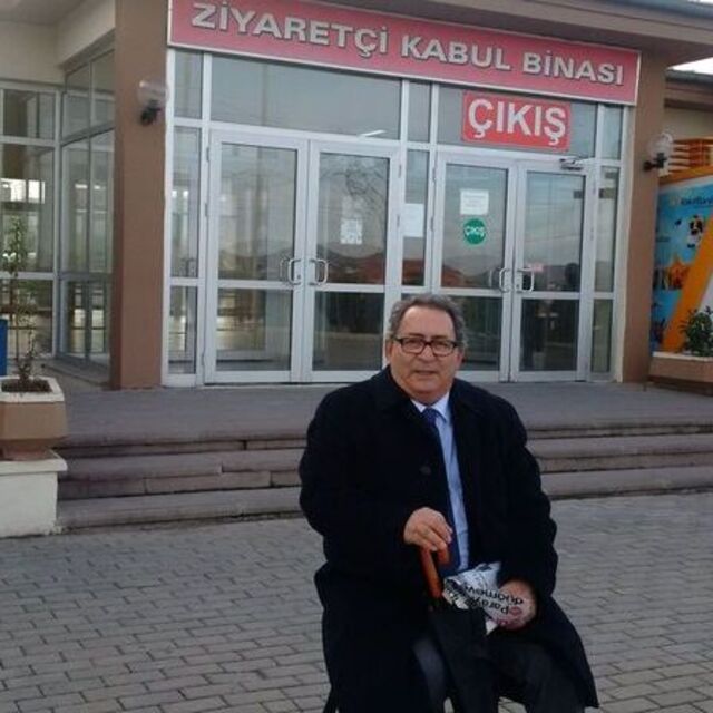 Dündar ve Gül için nöbette!