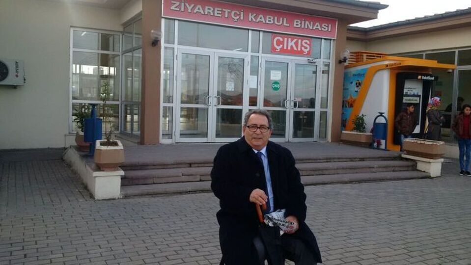 Dündar ve Gül için nöbette!