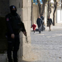 Polise ateş açan kadın öldürüldü! İşte o anlar