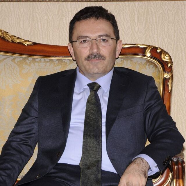 Eski bakan, bakan yardımcısı oldu