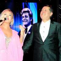 Zeki Müren'i şarkılarla andılar