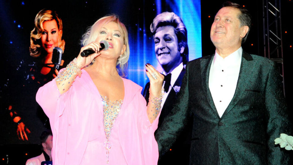 Zeki Müren'i şarkılarla andılar
