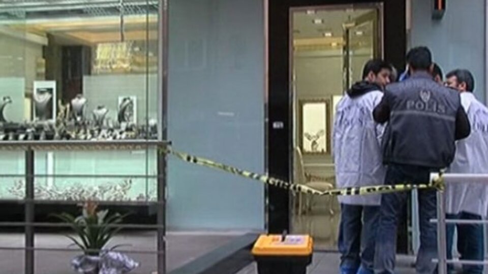 Esenyurt'ta kuyumcu soygunu kanlı bitti