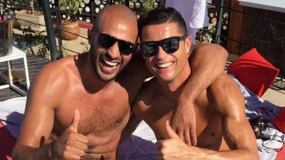 Ronaldo eşcinsel mi?