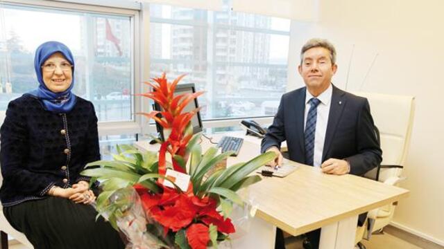 Görme engelli doktor, bakanın sınıf arkadaşı çıktı