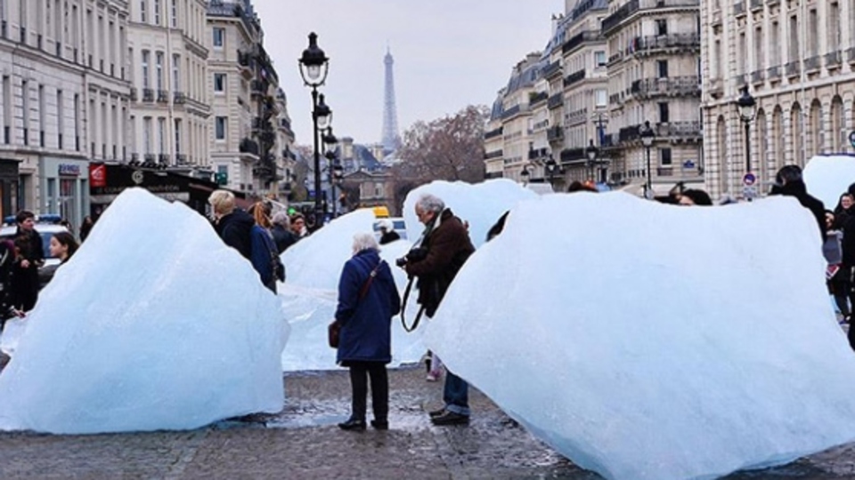 Grönland'ın buzu Paris'e geldi