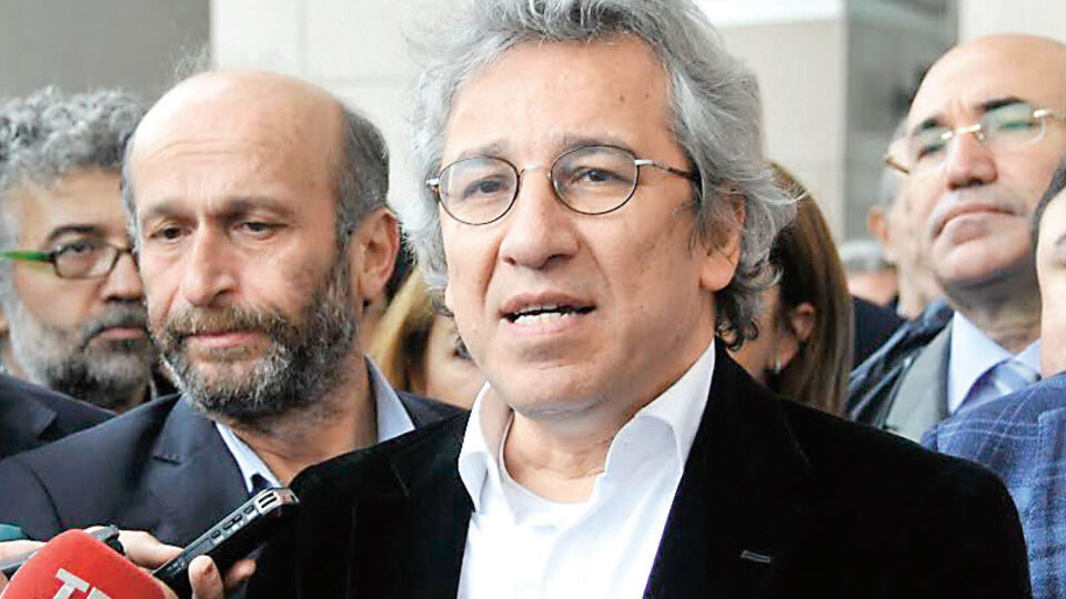 Dündar ve Gül'den Anayasa Mahkemesi'ne başvuru