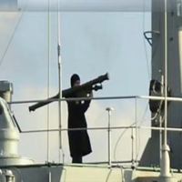 Rus savaş gemisi Boğaz'dan füzeyle geçti!